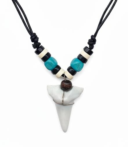 שרשרת דמוי שן חיה