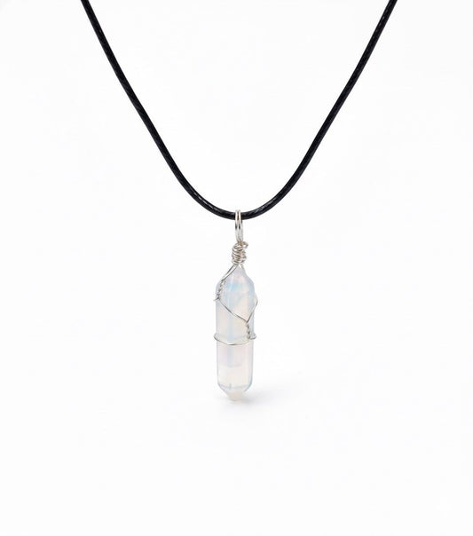 שרשרת תליון קריסטל צורת חרוט ולב