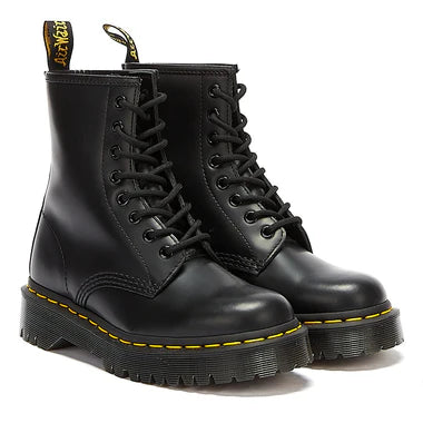 Dr Martens boots  מגפי ד"ר מרטנס בצבע שחור מט רך